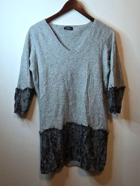 Max & Co Gray Knit Tunic Top Lace Trim V-neck Lagenlook Size Medium